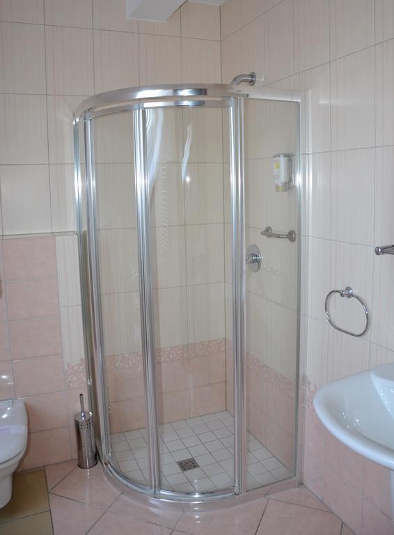 Hotel Nowodworski Legnica Room photo