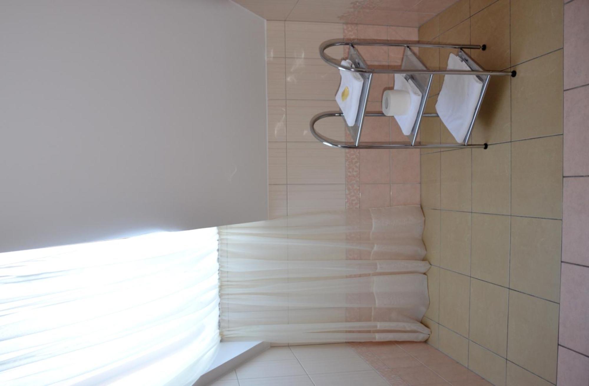 Hotel Nowodworski Legnica Room photo